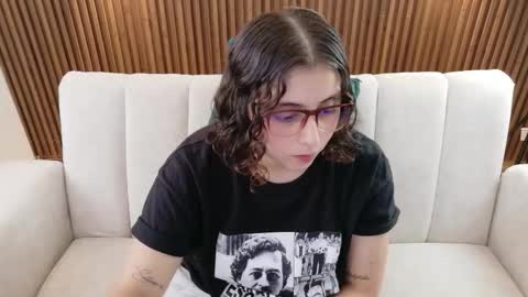 Feelena online show from 02.06.26