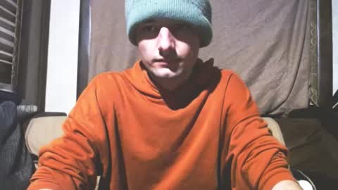 Snapshot of feelingverynaughty chatting on 12.26.24 ask me online show from 12.26.24