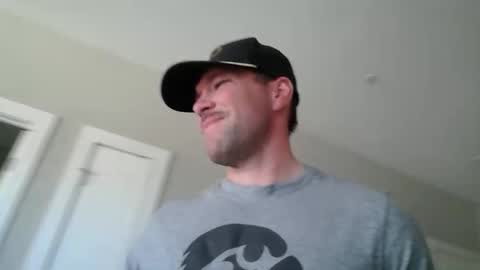 Snapshot of feetlovergh2 chatting on 05.11.26 Ethan Slayher online show from 05.11.26