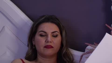 FeliciaKrige online show from 02.14.25