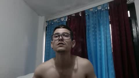 Snapshot of felipe227 chatting on 02.15.25 jhonatan felipe online show from 02.15.25