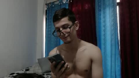 Snapshot of felipe227 chatting on 02.19.25 jhonatan felipe online show from 02.19.25