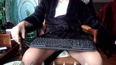 Snapshot of fellatioauto chatting on 02.08.25 hungnsexy online show from 02.08.25