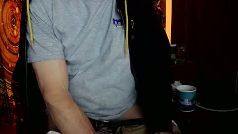 Snapshot of fellatioauto chatting on 02.15.25 hungnsexy online show from 02.15.25