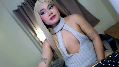 Snapshot of femboy_veronica chatting on 06.16.26 femboy_veronica online show from 06.16.26