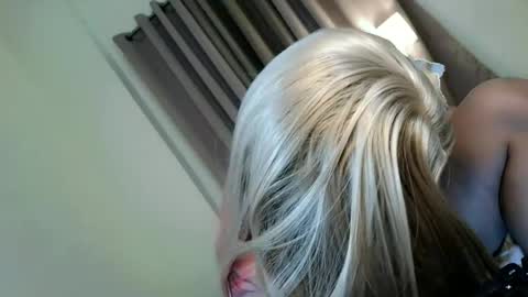 Snapshot of femboy_veronica chatting on 06.21.26 femboy_veronica online show from 06.21.26