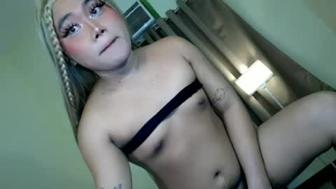 Snapshot of femboy_veronica chatting on 06.22.26 femboy_veronica online show from 06.22.26