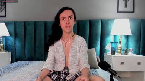 Snapshot of fenix_karoll chatting on 12.09.24 Karol online show from 12.09.24