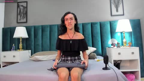 Snapshot of fenix_karoll chatting on 02.06.25 Karol online show from 02.06.25