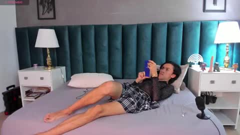 Snapshot of fenix_karoll chatting on 03.07.25 Karol online show from 03.07.25