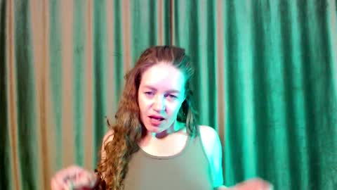 Snapshot of fern_lust chatting on 04.30.26 fern_lust online show from 04.30.26