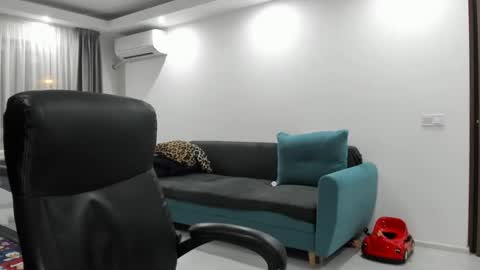 Snapshot of fetishcatalea chatting on 02.05.25 Catalea DM online show from 02.05.25