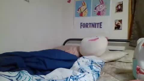 gummybear101 online show from 09.16.25