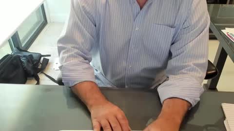 Snapshot of fhetzl chatting on 10.13.25 fhetzl online show from 10.13.25