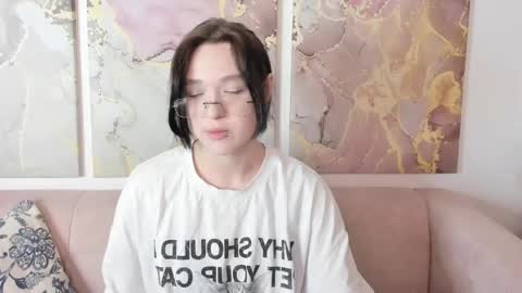 Snapshot of fiamoory chatting on 05.27.26 fiamoory online show from 05.27.26