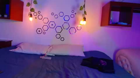 Snapshot of fieryduox chatting on 11.24.25 fieryduox online show from 11.24.25