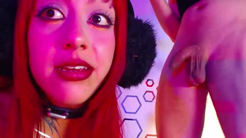 Snapshot of fieryduox chatting on 11.25.25 fieryduox online show from 11.25.25