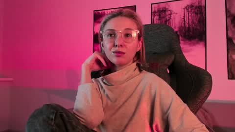 Snapshot of filipinaadams chatting on 02.28.25 cap and Lana  online show from 02.28.25