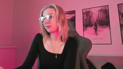 Snapshot of filipinaadams chatting on 03.02.25 cap and Lana  online show from 03.02.25