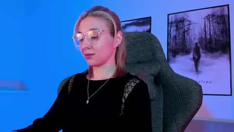 Snapshot of filipinaadams chatting on 03.06.25 cap and Lana  online show from 03.06.25