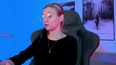 Snapshot of filipinaadams chatting on 03.06.25 cap and Lana  online show from 03.06.25