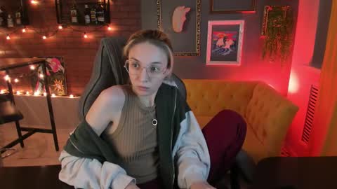 Snapshot of filipinaadams chatting on 09.08.25 cap and Lana  online show from 09.08.25