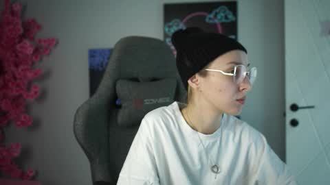 Snapshot of filipinaadams chatting on 10.12.25 cap and Lana  online show from 10.12.25