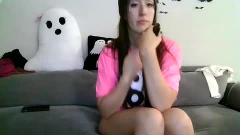 Snapshot of filthymilfndaddy chatting on 09.19.25 MilfnDaddy online show from 09.19.25