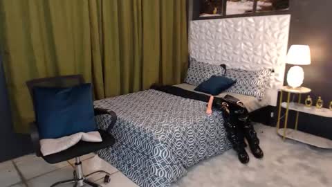 CALL ME AMANDA online show from 02.27.25