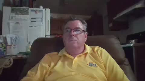 Snapshot of finderfiner chatting on 12.21.24 finderfiner online show from 12.21.24