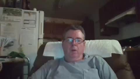 Snapshot of finderfiner chatting on 03.01.25 finderfiner online show from 03.01.25