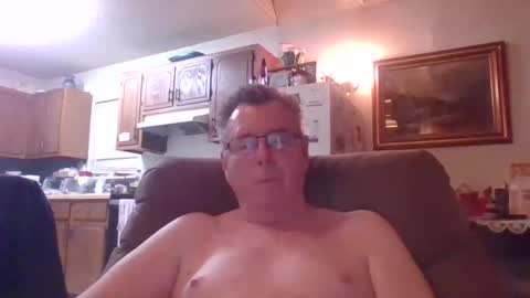 Snapshot of finderfiner chatting on 04.29.26 finderfiner online show from 04.29.26