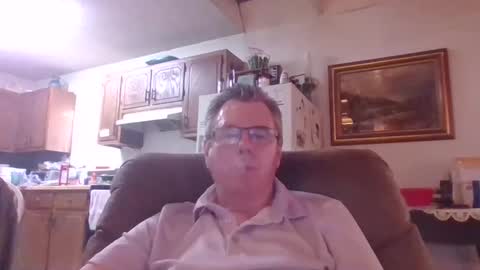 Snapshot of finderfiner chatting on 05.29.26 finderfiner online show from 05.29.26