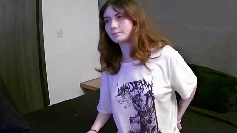 Snapshot of findiryts_2 chatting on 10.10.25 Alice and Max online show from 10.10.25