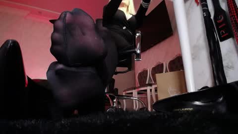 AlfaFemale online show from 04.10.26