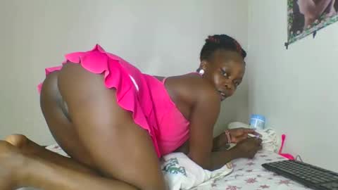 Snapshot of fine_melanin chatting on 10.22.25 caro online show from 10.22.25