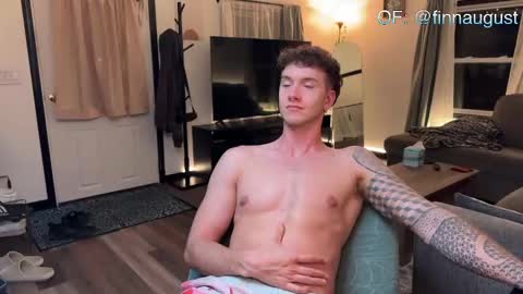 Snapshot of finnaugust chatting on 10.06.25 Finn August online show from 10.06.25