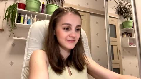 Snapshot of fionapiccard chatting on 11.14.25 Keite wanna play Meow online show from 11.14.25