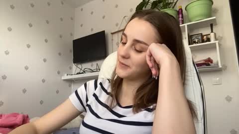 Keite wanna play  Meow online show from 12.15.25