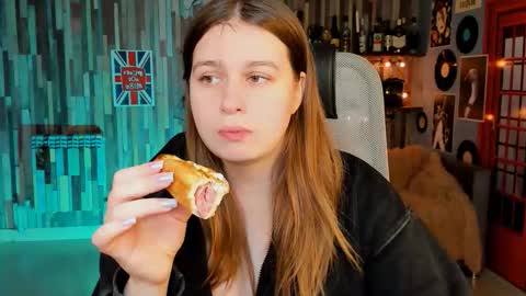 Snapshot of fioramarmoris chatting on 01.18.26 fiora online show from 01.18.26