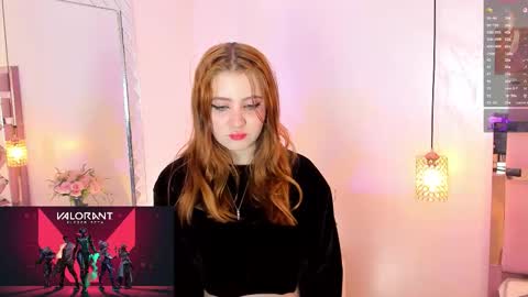 fiorellaricci_ online show from 11.16.25