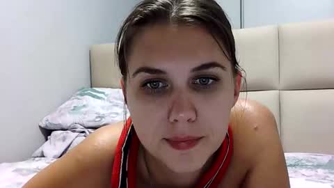 Snapshot of firststarsara chatting on 09.10.25 Sara online show from 09.10.25