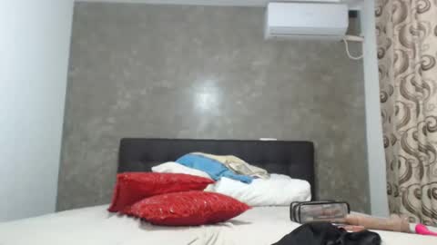 Snapshot of fitbarbiedoll chatting on 01.27.25 FitBarbieDoll online show from 01.27.25