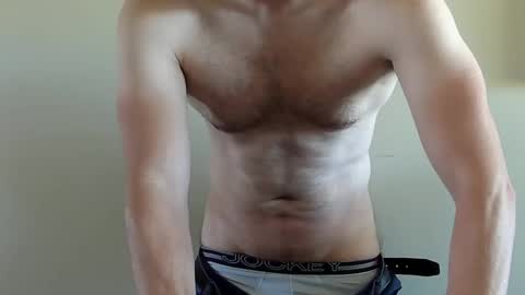 Snapshot of fithubby80 chatting on 10.08.25 fithubby80 online show from 10.08.25