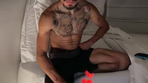 Snapshot of fitjacques chatting on 05.19.26 fitjacques online show from 05.19.26