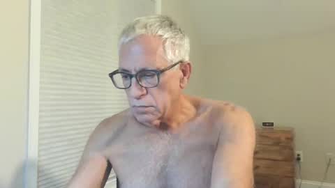 Snapshot of fitman999 chatting on 10.08.25 Jon online show from 10.08.25