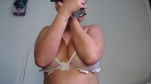 Snapshot of flamebond_room chatting on 10.11.25 tteo  Sienna  online show from 10.11.25