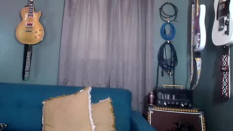 Flannel Dong online show from 10.12.25