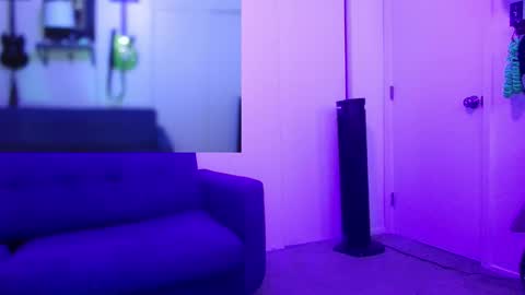 Flannel Dong online show from 03.25.26