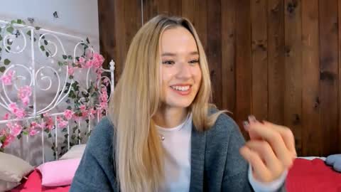 Snapshot of fletahargenrader chatting on 11.12.25 Amina online show from 11.12.25